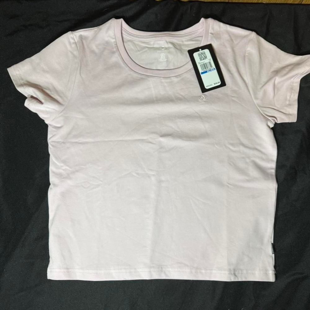 Baby Pink‎ Converse short sleeve baby tee with a relaxed fit Size XL